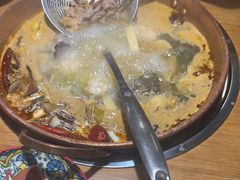 -洱火云南酸菜牛肉火锅(石景山当代商城店)