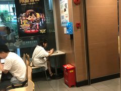 -麦当劳(轻轨曹杨路店)