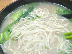 -志权牛肉面(灵山路店)