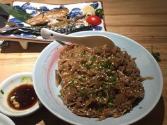 洋葱烧牛肉饭-初居食屋日式料理(万象城购物中心店)