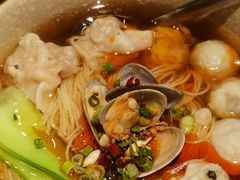 馄饨竹升面-全渔村小海鲜