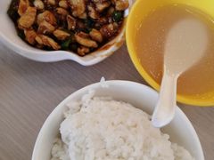 宫爆鸡丁盖浇饭-老上海美食