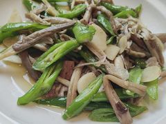 -黔蘑菇四季餐厅(观山湖店)