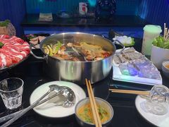 -唯爱KTV聚会餐厅(仙林东城汇店)