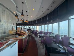 -怡豪大饭店·49楼旋转自助餐厅
