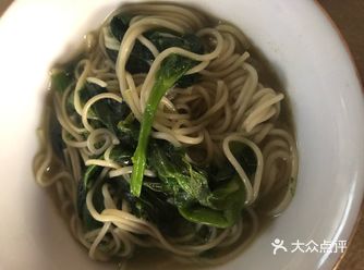 一碗青菜面，又有青菜又有面的晚饭！