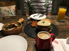 -HIGH FIVE哈福手工汉堡(桂林路店)