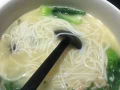 秀才米线-茶花妹子云南餐厅(传媒大学店)