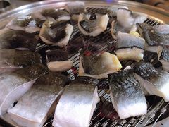 -围炉肉舍•炭烤活鳗•丹东海鲜烤肉(步行街店)