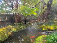 -Chom Cafe and Restaurant