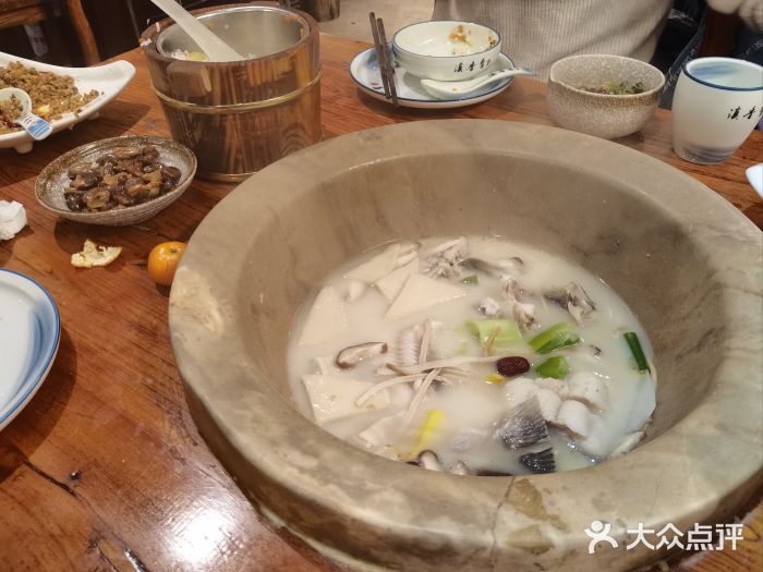 滇香肴·云南菜蒸汽石锅鱼(云南北路店)图片