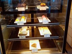 面包甜点陈列柜-麦当劳(高铁南站店)
