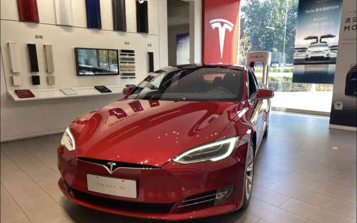 tesla特斯拉颐堤港体验店