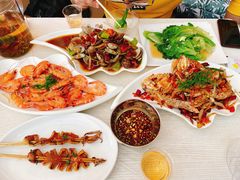 -覃记海鲜美食餐厅