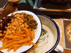 -顶上头•螺蛳粉火锅(德思勤复地星光店)