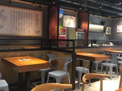大堂-渝是乎酸菜鱼(龙旗购物中心店)