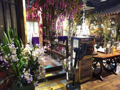 -春天里·老街坊餐厅(港隆广场店)