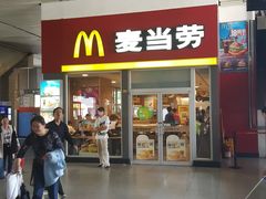 门面-麦当劳(轻轨曹杨路店)