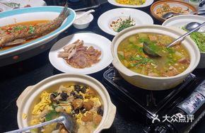 Xinyang Earth Pot Chicken