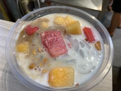 -三亚新鸿港水果一级批发市场