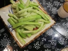 -黄桷树曹家私房菜(江与城店)