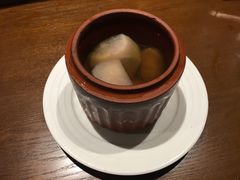 原盅萝卜栗子炖汤-十二舍·湯物素煮(江泰潤政店)