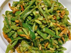 豆角丝炒肉-香香春饼·非遗技艺(万达店)