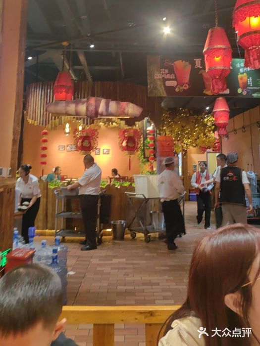 老滇山寨•云南特色菜•地方菜•民族风情歌舞表演(金碧店)图片