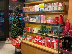 零售区-星巴克臻选(莘庄仲盛店)