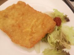 崇明生态猪炸猪排配辣酱油-红房子西菜馆(淮海中路店)