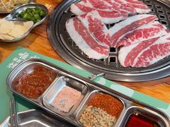 -唯成•韩国炭火烤肉 유성고기