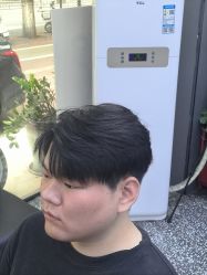 点击看大图 -藤野造型专业烫染接发