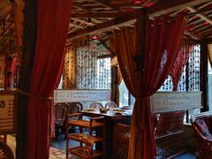 靠窗位-老牌坊云南鱼豆花火锅(爱建店)