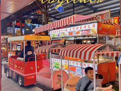 -三亚火车头万人海鲜广场