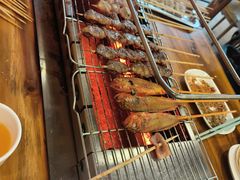 -哈尔滨小酒馆·鲜肉现穿自助烧烤(康新花园店)