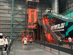 -极限PLAY运动娱乐新世界·团建派对表演休闲馆·室内高空游乐园