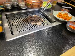 -臻牛烤肉