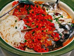 剁椒蒸鲜活鱼头-费大厨辣椒炒肉(房山龙湖天街店)