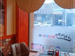 靠窗位-汉罗山韩式烤肉(平房区南厂绿色新城店)