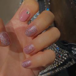 -阿噶西美甲美睫