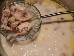 -尚尚仙·酸汤猪手·猪肚鸡火锅(华联万柳购物中心店)