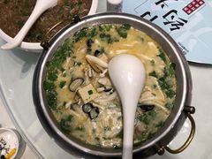 -香山湖家家宴(中山陵店)