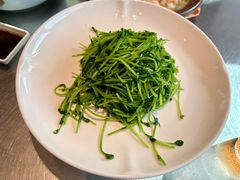 鸡油腊味炒豆苗-潮界(大学路店)