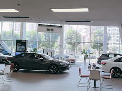 -深圳锦龙奥迪4S店(前海店)