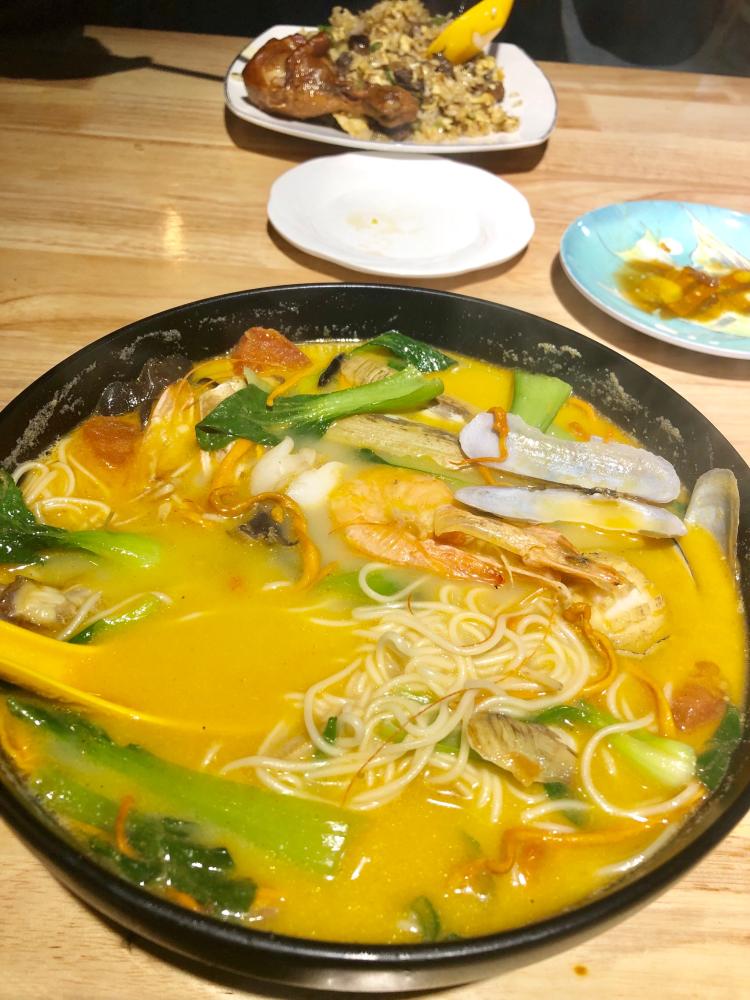 侗侗面馆(崔桥店)-"晚上去的 超级大的一碗面 汤好喝 面没怎.