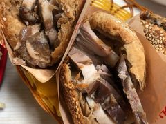 -洪峰浩老北京烧饼夹肉(角门路店)