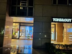 -TONI&GUY