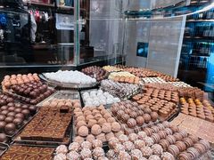 -Laderach 莱德拉(上海环贸iapm店)