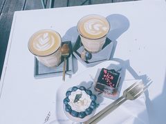 -UNI UNI(环亚凯瑟琳店)