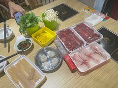 -杨老板·海鲜集市火锅·鲜切牛肉(中防万宝店)